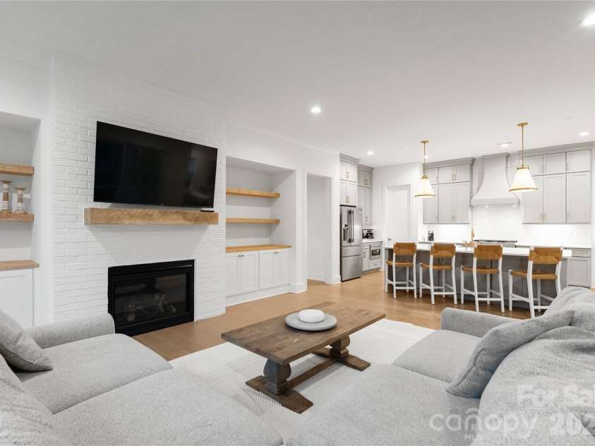 1527 St George Street, Charlotte, NC 28205.  MLS# CAR4409059, YatesRealty ID 42107. 