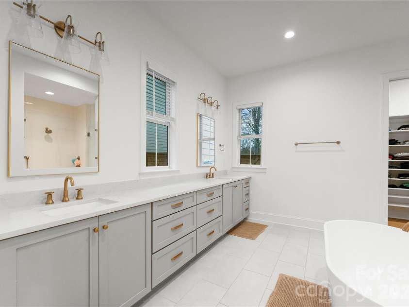 1527 St George Street, Charlotte, NC 28205.  MLS# CAR4409059, YatesRealty ID 42107. 