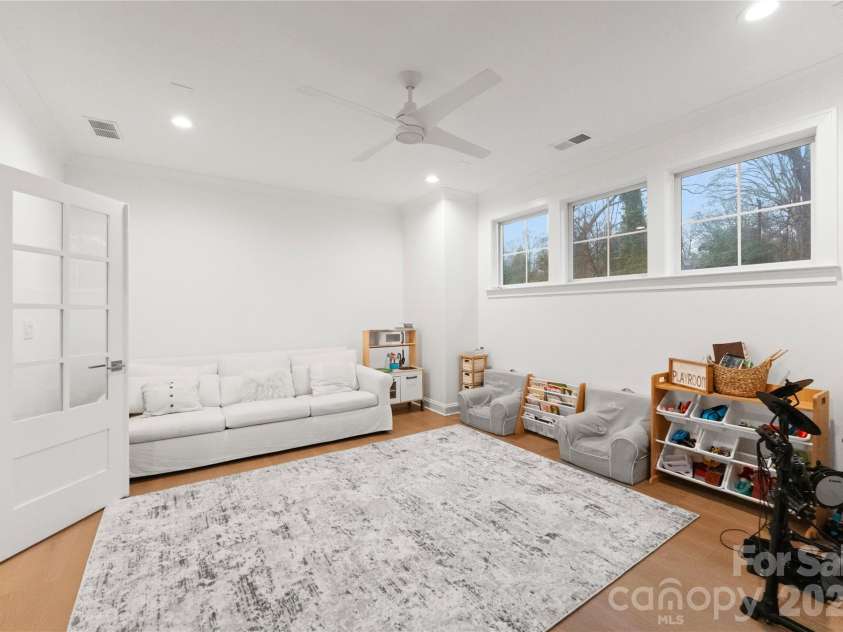 1527 St George Street, Charlotte, NC 28205.  MLS# CAR4409059, YatesRealty ID 42107. 