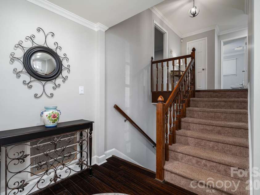 389 Caprice Circle, Lincolnton, NC 28092.  MLS# CAR4405786, YatesRealty ID 42109. 