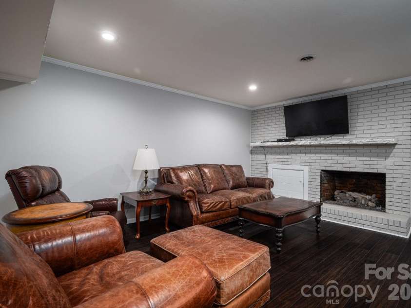 389 Caprice Circle, Lincolnton, NC 28092.  MLS# CAR4405786, YatesRealty ID 42109. 