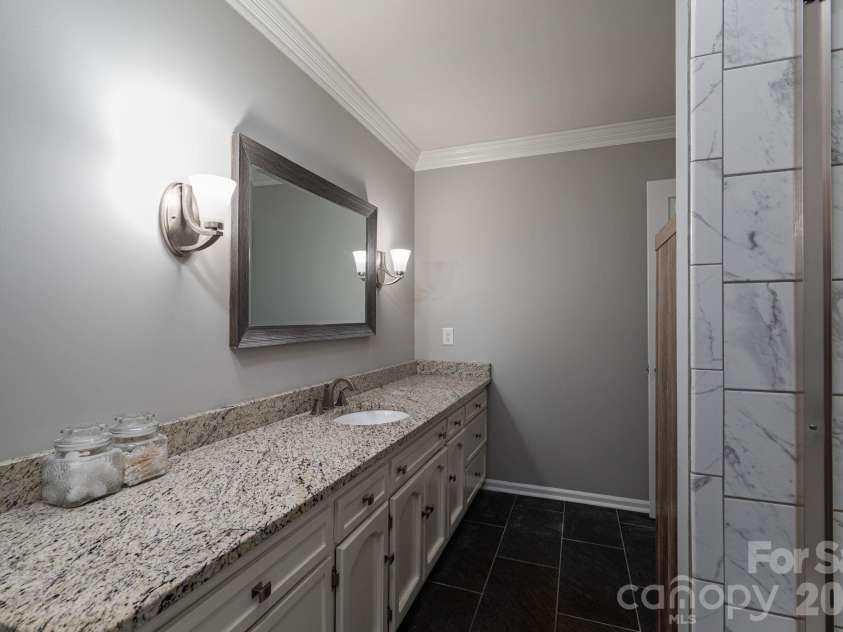 389 Caprice Circle, Lincolnton, NC 28092.  MLS# CAR4405786, YatesRealty ID 42109. 