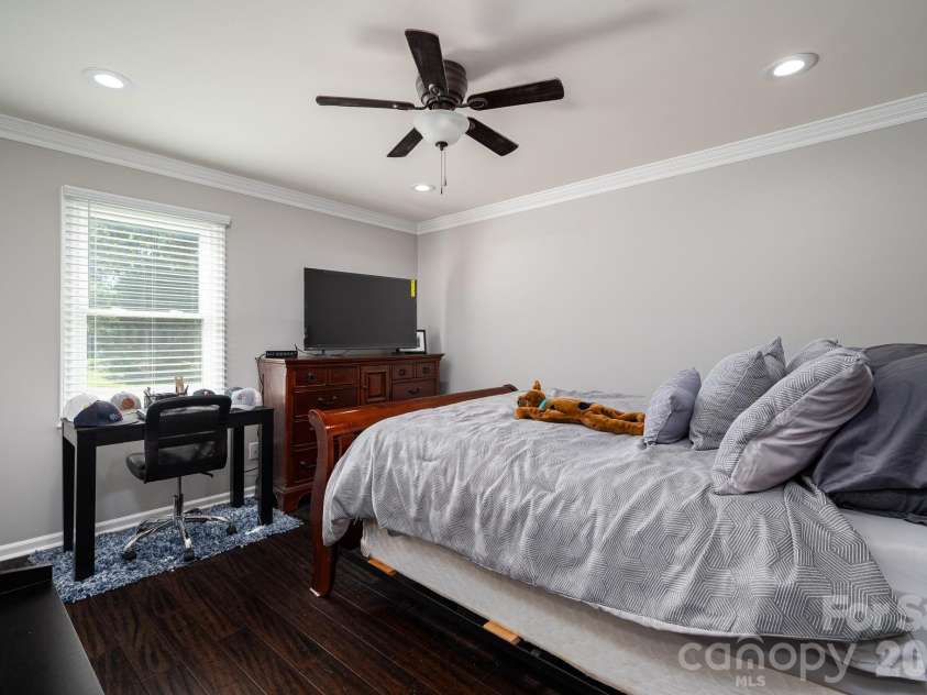 389 Caprice Circle, Lincolnton, NC 28092.  MLS# CAR4405786, YatesRealty ID 42109. 