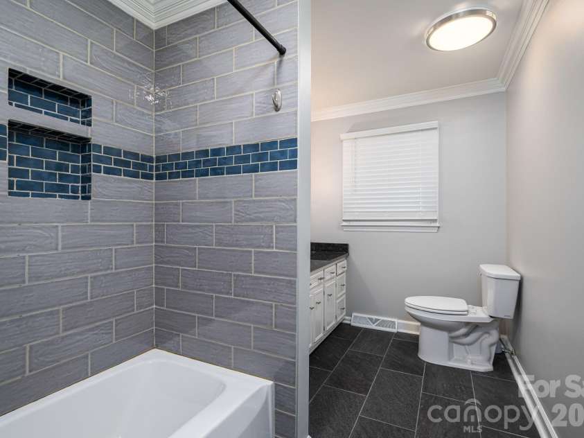 389 Caprice Circle, Lincolnton, NC 28092.  MLS# CAR4405786, YatesRealty ID 42109. 