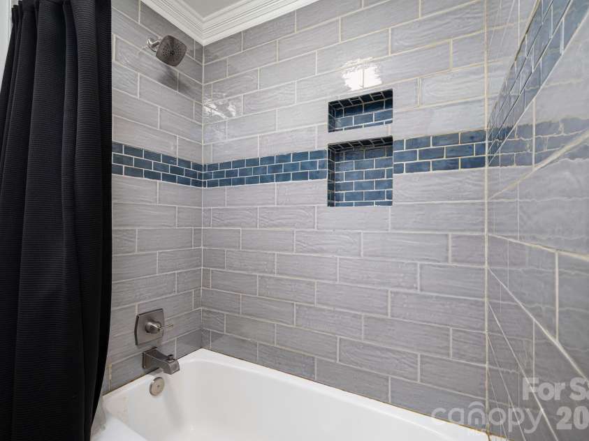389 Caprice Circle, Lincolnton, NC 28092.  MLS# CAR4405786, YatesRealty ID 42109. 