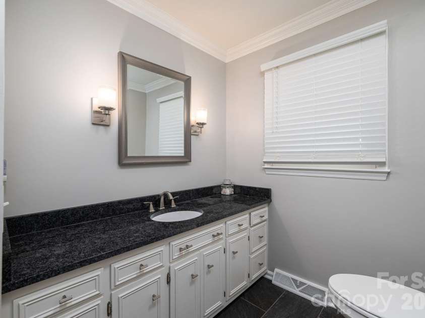 389 Caprice Circle, Lincolnton, NC 28092.  MLS# CAR4405786, YatesRealty ID 42109. 