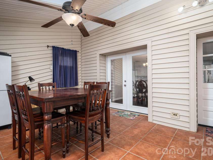 389 Caprice Circle, Lincolnton, NC 28092.  MLS# CAR4405786, YatesRealty ID 42109. 