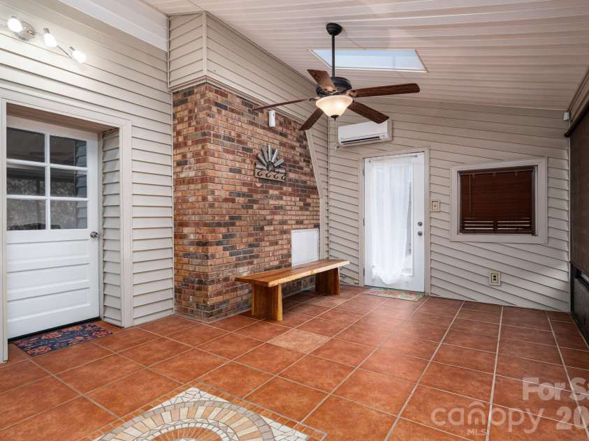 389 Caprice Circle, Lincolnton, NC 28092.  MLS# CAR4405786, YatesRealty ID 42109. 