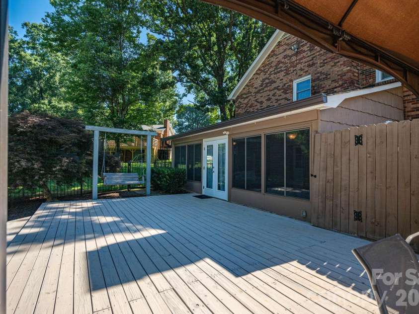 389 Caprice Circle, Lincolnton, NC 28092.  MLS# CAR4405786, YatesRealty ID 42109. 