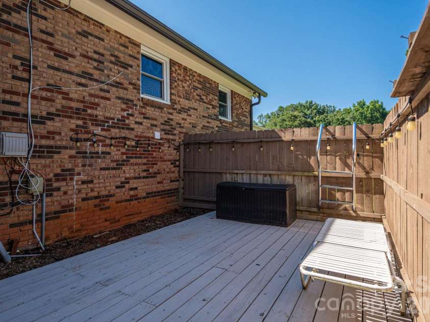 389 Caprice Circle, Lincolnton, NC 28092.  MLS# CAR4405786, YatesRealty ID 42109. 