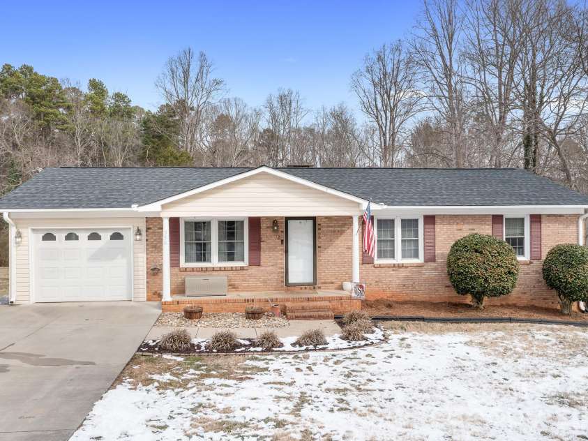 350 Pinevale Drive, Salisbury, NC 28144.  MLS# CAR4341306, YatesRealty ID 4211. 