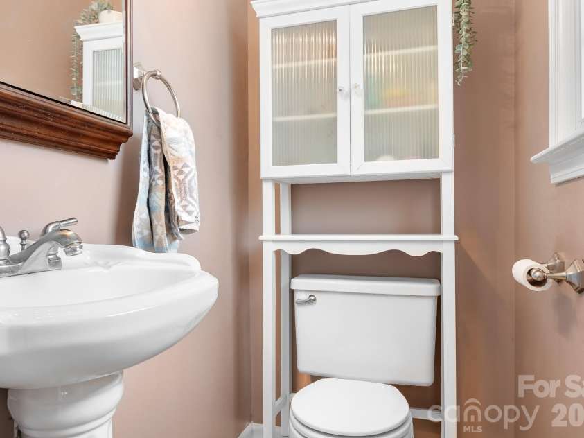 350 Pinevale Drive, Salisbury, NC 28144.  MLS# CAR4341306, YatesRealty ID 4211. 