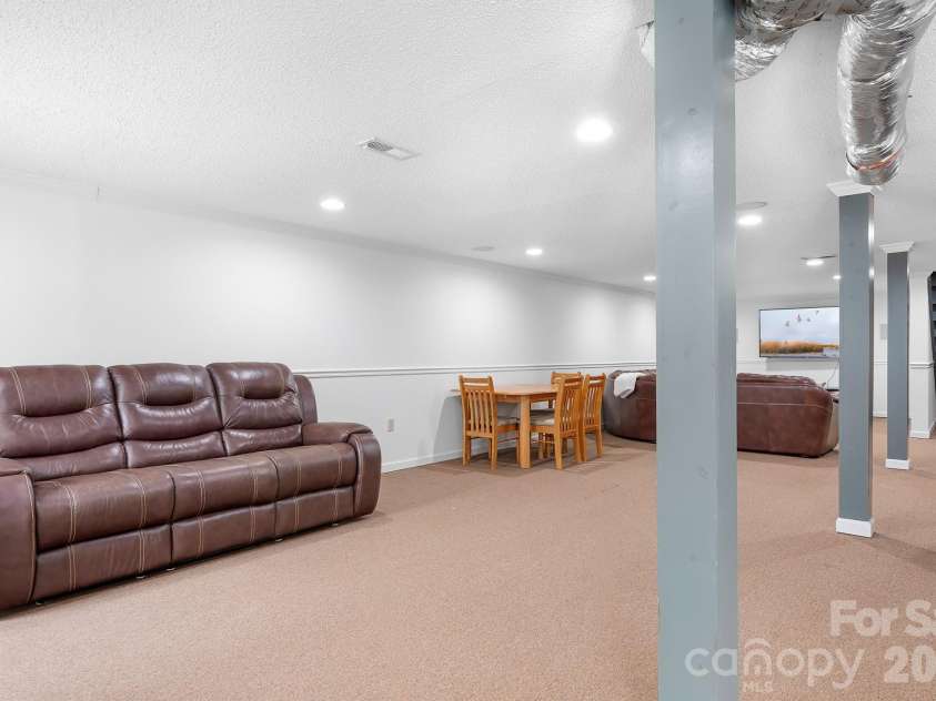 350 Pinevale Drive, Salisbury, NC 28144.  MLS# CAR4341306, YatesRealty ID 4211. 