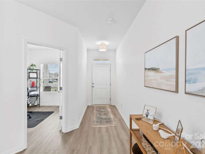 5104 Thomasville Drive, Belmont, NC 28012.  MLS# CAR4242636, YatesRealty ID 4211. Foyer & office entry