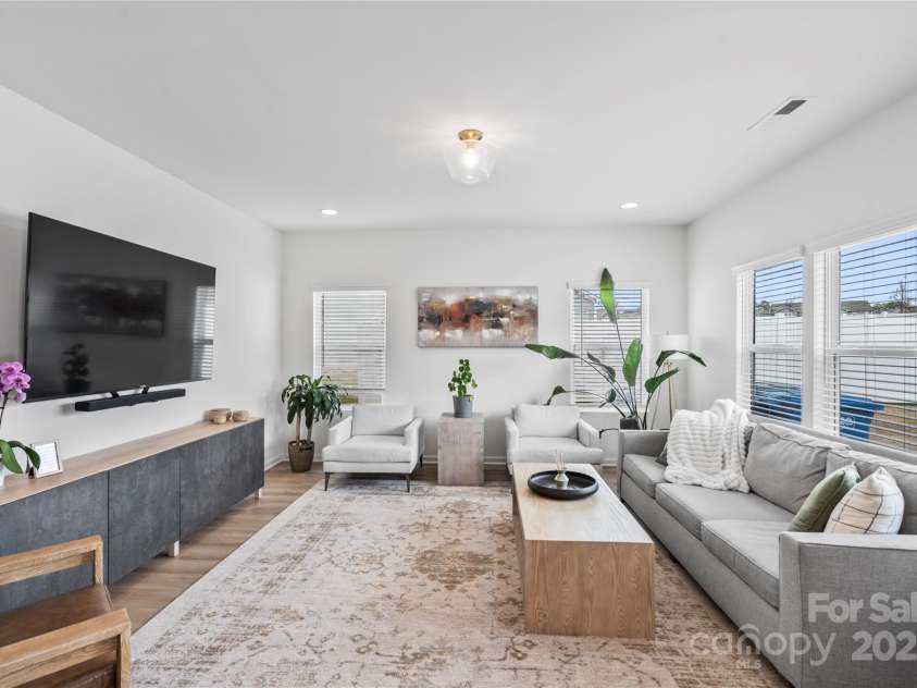 5104 Thomasville Drive, Belmont, NC 28012.  MLS# CAR4242636, YatesRealty ID 4211. Living Room