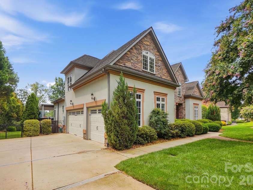 3210 Lake Shore Road, Denver, NC 28037.  MLS# CAR4404353, YatesRealty ID 42110. 