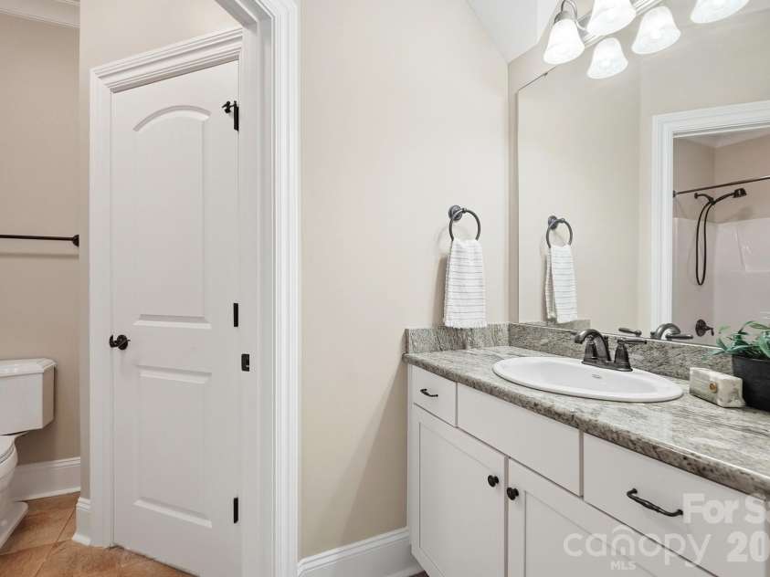 3210 Lake Shore Road, Denver, NC 28037.  MLS# CAR4404353, YatesRealty ID 42110. 