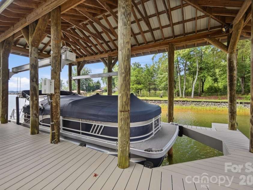 3210 Lake Shore Road, Denver, NC 28037.  MLS# CAR4404353, YatesRealty ID 42110. 