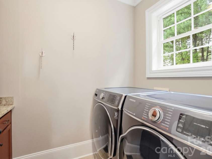 3210 Lake Shore Road, Denver, NC 28037.  MLS# CAR4404353, YatesRealty ID 42110. Laundry Main level