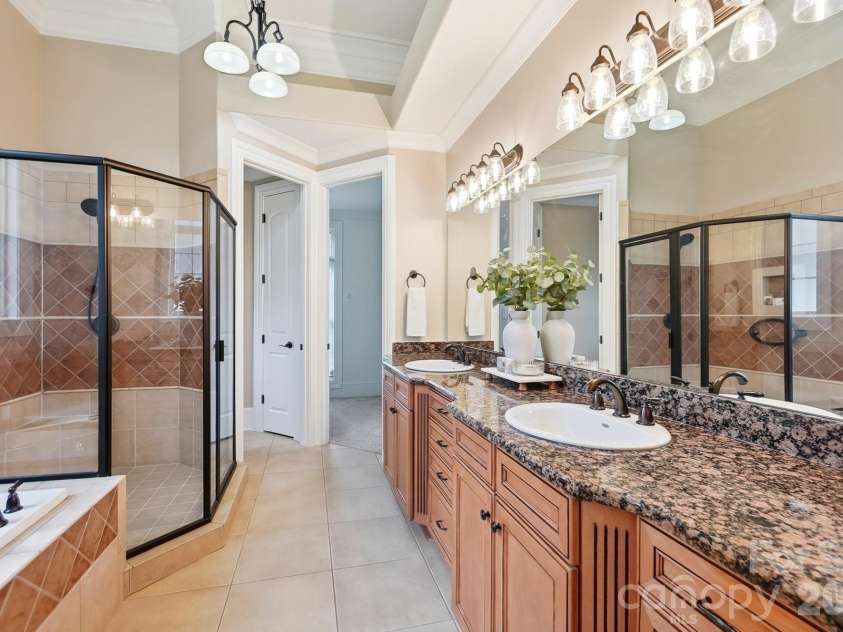 3210 Lake Shore Road, Denver, NC 28037.  MLS# CAR4404353, YatesRealty ID 42110. Master Bath