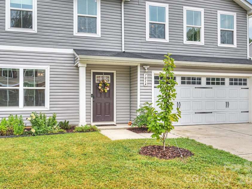 7016 Ludell Lane, Charlotte, NC 28215.  MLS# CAR4410902, YatesRealty ID 42112. 
