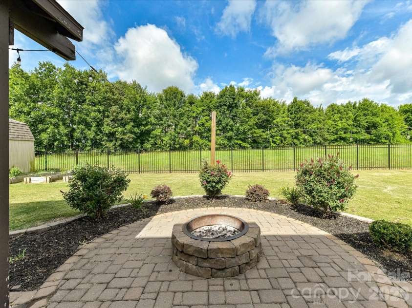 1033 Blue Stream Lane, Indian Trail, NC 28079.  MLS# CAR4392083, YatesRealty ID 42115. 