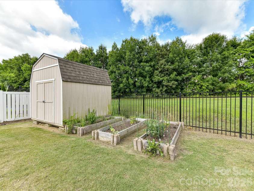 1033 Blue Stream Lane, Indian Trail, NC 28079.  MLS# CAR4392083, YatesRealty ID 42115. 