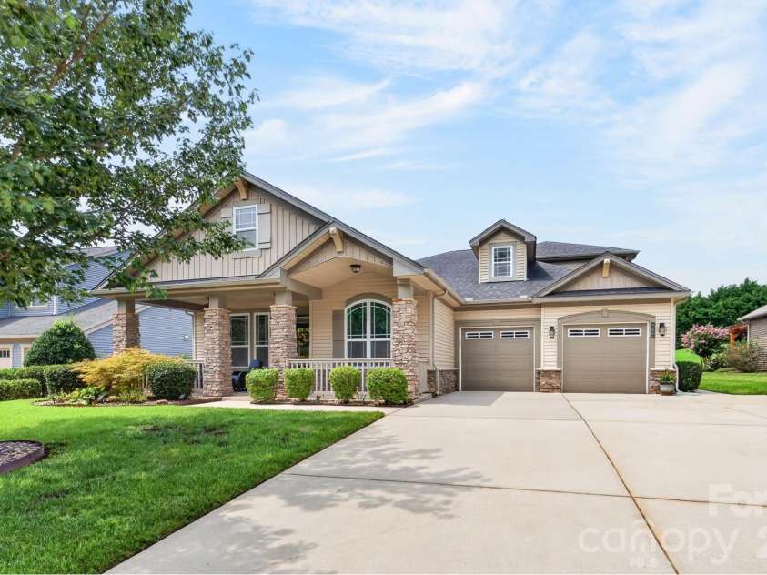 2044 Middleton Farm Drive, Belmont, NC 28012.  MLS# CAR4406929, YatesRealty ID 42119. 