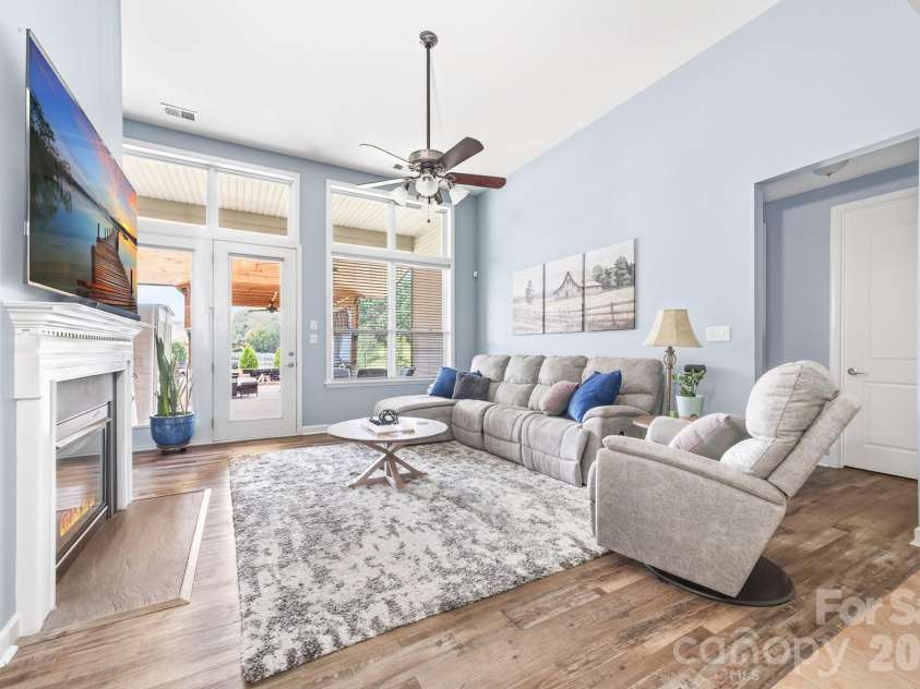 2044 Middleton Farm Drive, Belmont, NC 28012.  MLS# CAR4406929, YatesRealty ID 42119. 