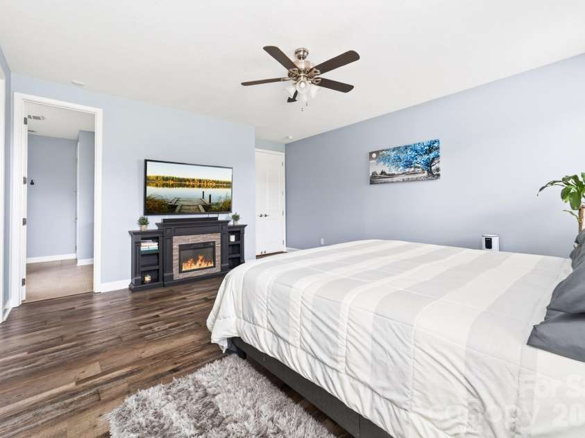 2044 Middleton Farm Drive, Belmont, NC 28012.  MLS# CAR4406929, YatesRealty ID 42119. 