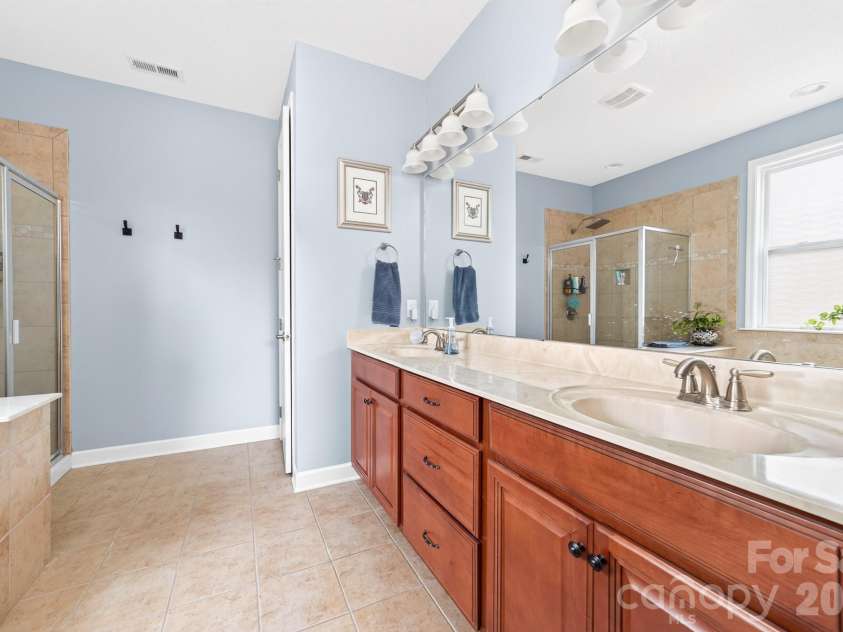 2044 Middleton Farm Drive, Belmont, NC 28012.  MLS# CAR4406929, YatesRealty ID 42119. 
