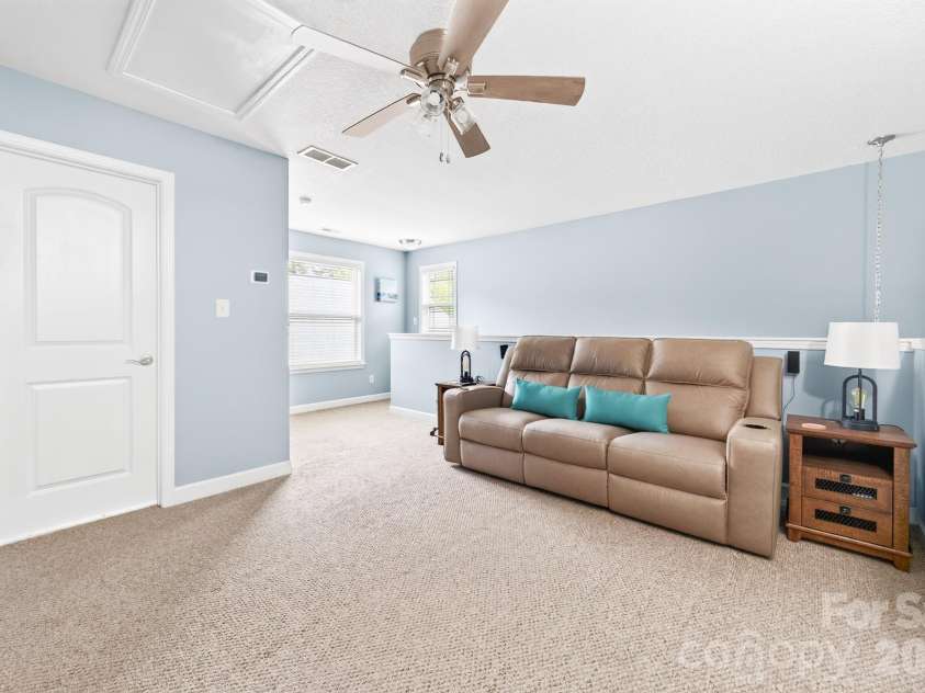 2044 Middleton Farm Drive, Belmont, NC 28012.  MLS# CAR4406929, YatesRealty ID 42119. 