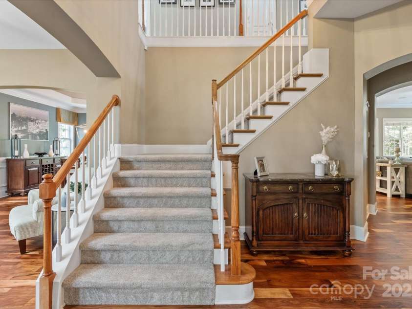 11308 Wheat Ridge Road, Charlotte, NC 28277.  MLS# CAR4241331, YatesRealty ID 4212. Acacia hardwoods throughout main level and luxurious, soft carpet on second level