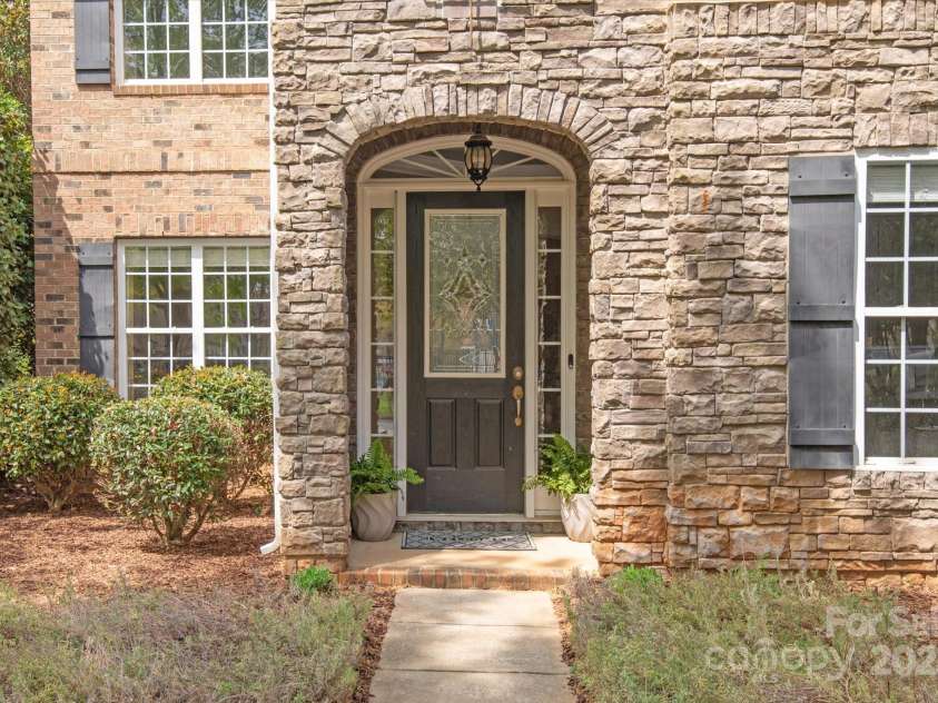 11308 Wheat Ridge Road, Charlotte, NC 28277.  MLS# CAR4241331, YatesRealty ID 4212. Covered entry