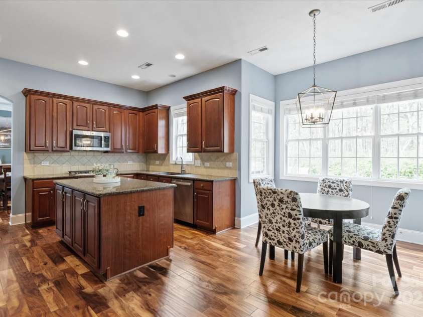 11308 Wheat Ridge Road, Charlotte, NC 28277.  MLS# CAR4241331, YatesRealty ID 4212. Eat in kitchen area