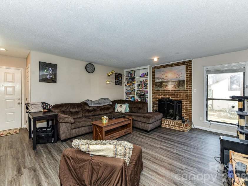7304 Winery Lane, Charlotte, NC 28227.  MLS# CAR4355435, YatesRealty ID 4212. 