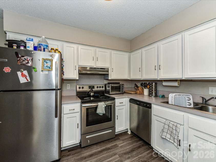 7304 Winery Lane, Charlotte, NC 28227.  MLS# CAR4355435, YatesRealty ID 4212. 