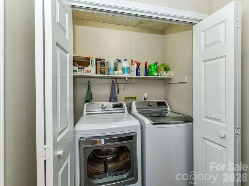 7304 Winery Lane, Charlotte, NC 28227.  MLS# CAR4355435, YatesRealty ID 4212. 