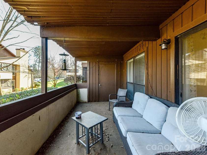 7304 Winery Lane, Charlotte, NC 28227.  MLS# CAR4355435, YatesRealty ID 4212. 