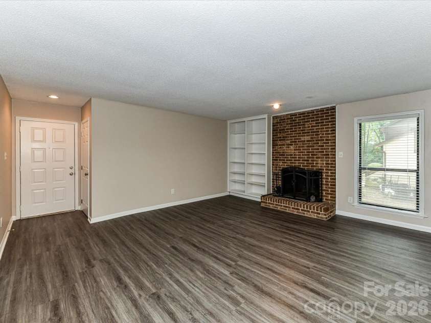 7304 Winery Lane, Charlotte, NC 28227.  MLS# CAR4355435, YatesRealty ID 4212. 