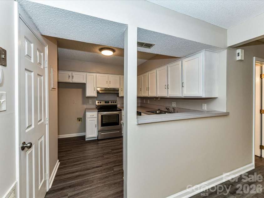 7304 Winery Lane, Charlotte, NC 28227.  MLS# CAR4355435, YatesRealty ID 4212. 