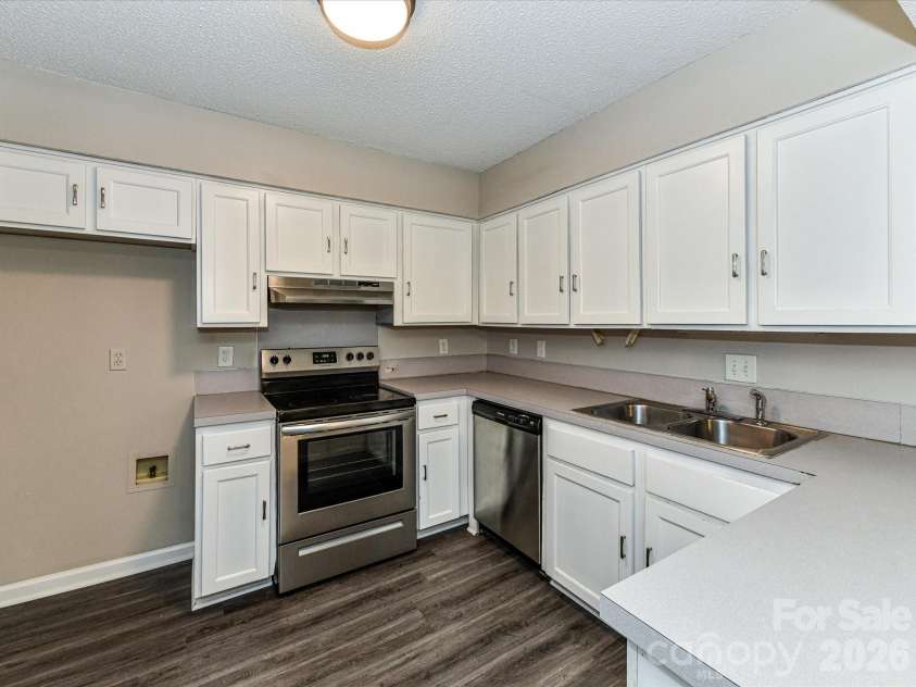 7304 Winery Lane, Charlotte, NC 28227.  MLS# CAR4355435, YatesRealty ID 4212. 