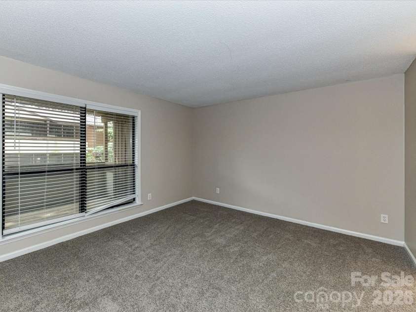 7304 Winery Lane, Charlotte, NC 28227.  MLS# CAR4355435, YatesRealty ID 4212. 