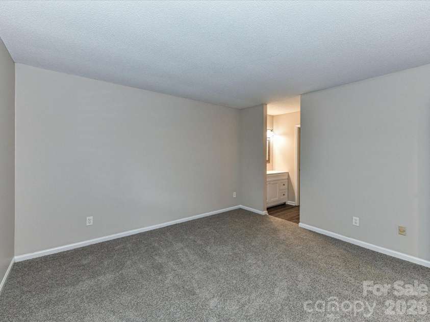 7304 Winery Lane, Charlotte, NC 28227.  MLS# CAR4355435, YatesRealty ID 4212. 
