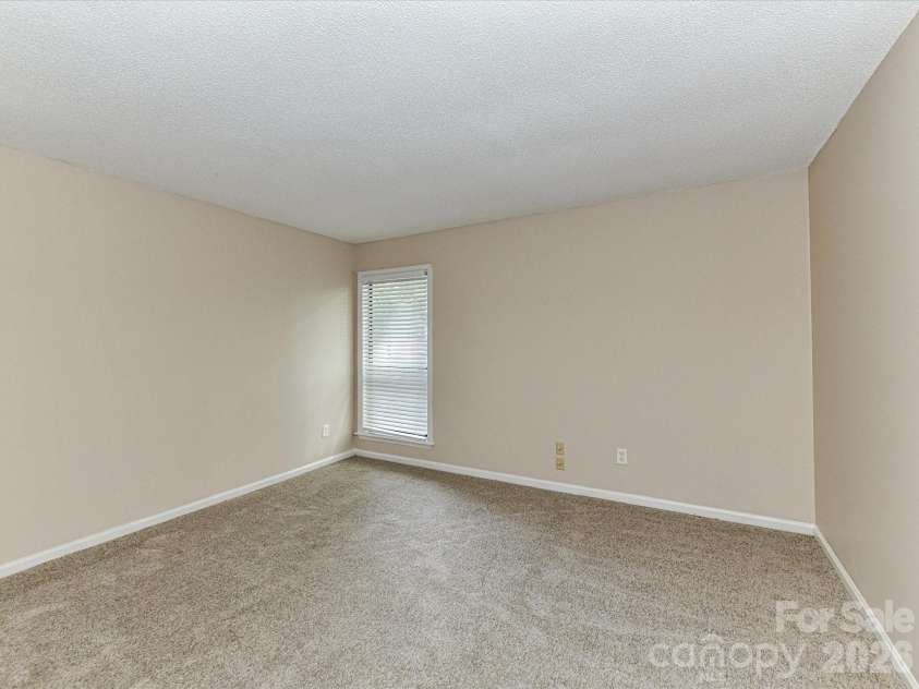 7304 Winery Lane, Charlotte, NC 28227.  MLS# CAR4355435, YatesRealty ID 4212. 