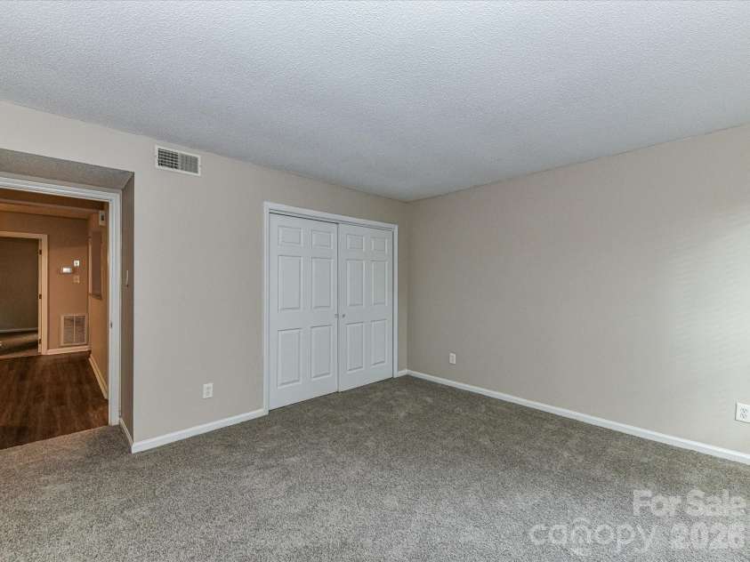 7304 Winery Lane, Charlotte, NC 28227.  MLS# CAR4355435, YatesRealty ID 4212. 