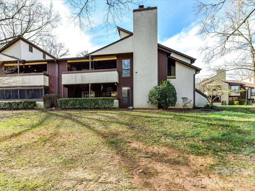 7304 Winery Lane, Charlotte, NC 28227.  MLS# CAR4355435, YatesRealty ID 4212. 