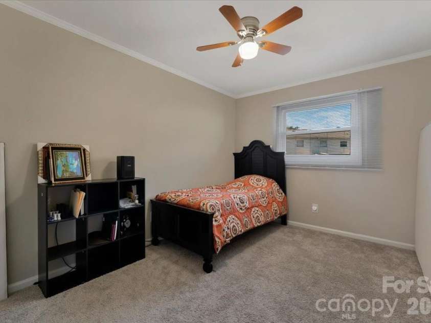 7920 Shady Oak Trail, Charlotte, NC 28210.  MLS# CAR4339968, YatesRealty ID 4212. 