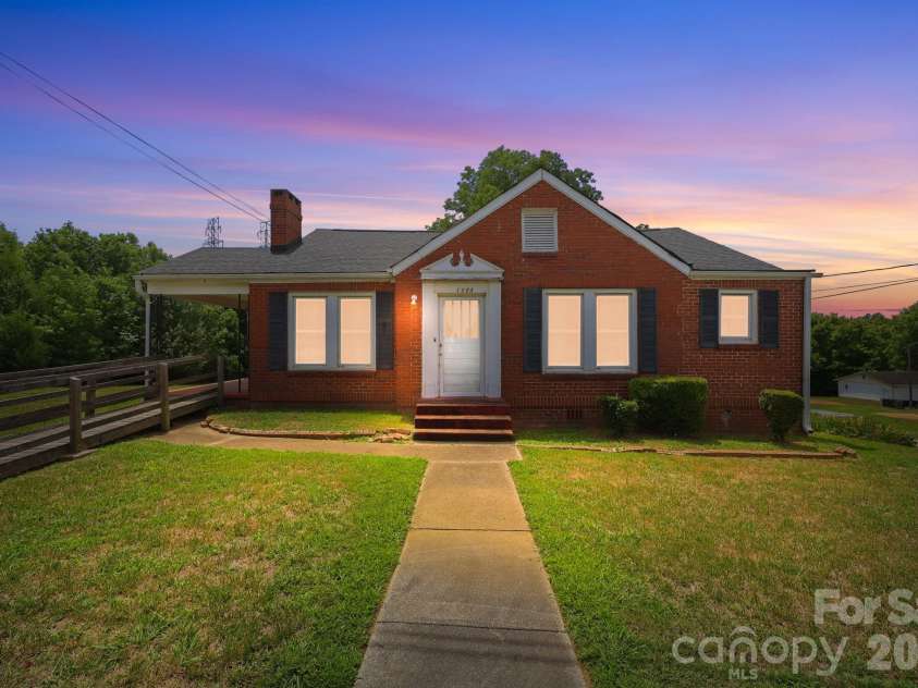 1303 Bringle Ferry Road, Salisbury, NC 28144.  MLS# CAR4404807, YatesRealty ID 42121. 