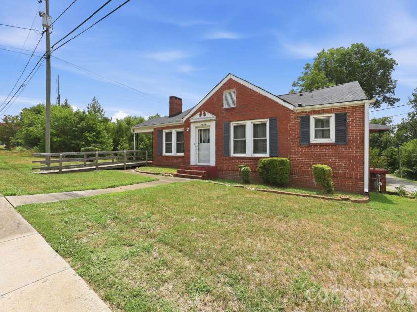 1303 Bringle Ferry Road, Salisbury, NC 28144.  MLS# CAR4404807, YatesRealty ID 42121. 